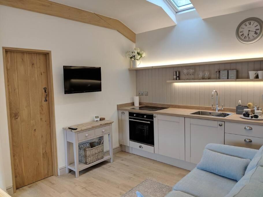 Barley - Cosy Stylish Apartment - Easy Access To Bath And Many Nearby Attractions Бокс Экстерьер фото